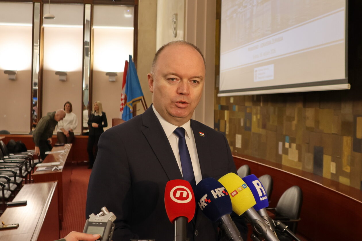Sastanak-gradonacelnika-i-nacelnika-PGZ-s-ministrom-demoigrafije-Sipicem-3 Sastanak-gradonacelnika-i-nacelnika-PGZ-s-ministrom-demoigrafije-Sipicem-3