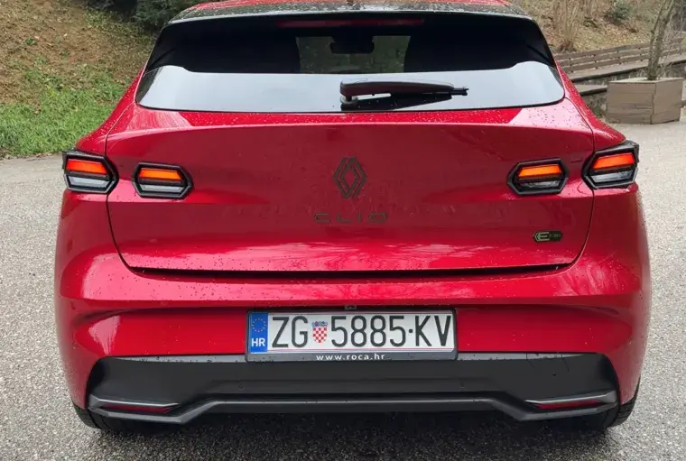 renault clio službene 18