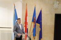Branimir-Jukic-predsjednik-Hrvatskog-sahovskog-saveza-250×250 Branimir-Jukic-predsjednik-Hrvatskog-sahovskog-saveza-250×250