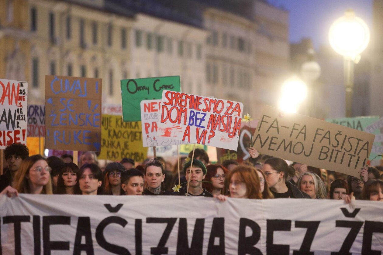 Rijeka: Noćni marš za Osmi mart Rijeka: Noćni marš za Osmi mart