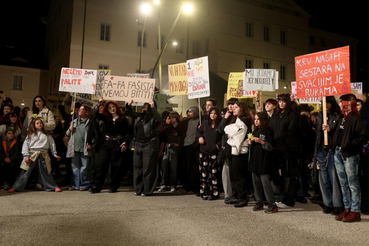 Rijeka: Noćni marš za Osmi mart Rijeka: Noćni marš za Osmi mart