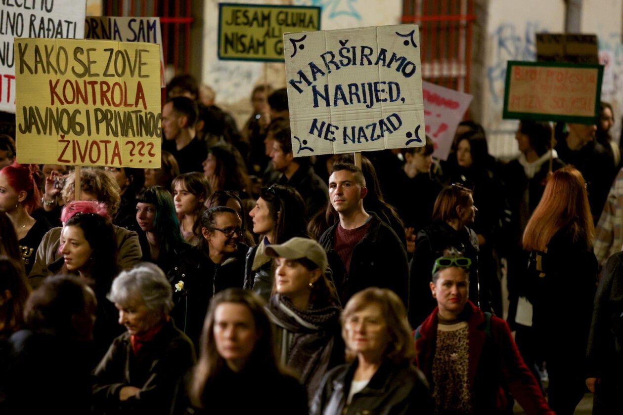 Rijeka: Noćni marš za Osmi mart Rijeka: Noćni marš za Osmi mart
