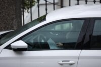 Istražitelji pred kućom Vedrana Pavleka Istražitelji pred kućom Vedrana Pavleka
