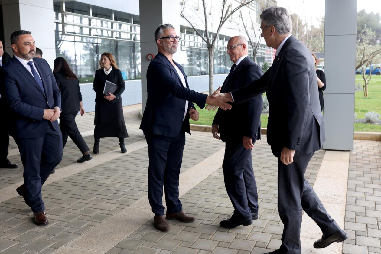 Premijer Plenković posjetio je LNG Terminal i JANAF Terminal Premijer Plenković posjetio je LNG Terminal i JANAF Terminal