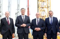 Premijer Plenković posjetio je LNG Terminal i JANAF Terminal Premijer Plenković posjetio je LNG Terminal i JANAF Terminal
