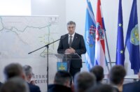 Premijer Plenković posjetio je LNG Terminal i JANAF Terminal Premijer Plenković posjetio je LNG Terminal i JANAF Terminal