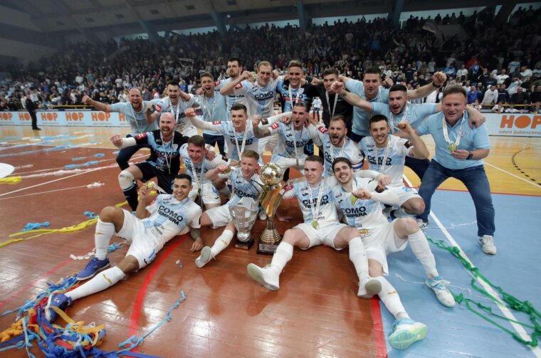 Futsalaši Rijeke svladali Dinamo 7:1 i osvojili svoj prvi trofej Hrvatskog kupa u povijesti Futsalaši Rijeke svladali Dinamo 7:1 i osvojili svoj prvi trofej Hrvatskog kupa u povijesti