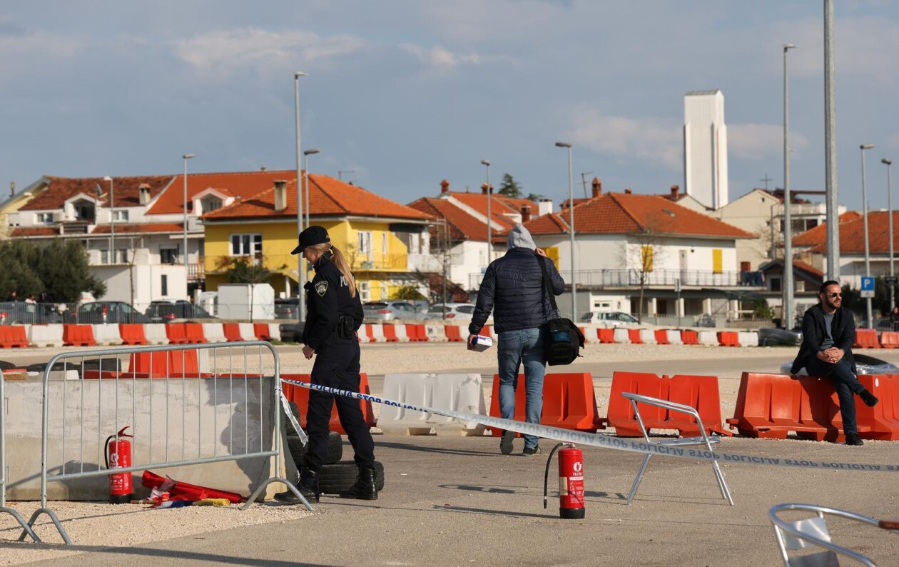 Velika Nagrada Zadra prekinuta nakon izlijetanja vozila gdje su ozlijeđene četiri osobe Velika Nagrada Zadra prekinuta nakon izlijetanja vozila gdje su ozlijeđene četiri osobe