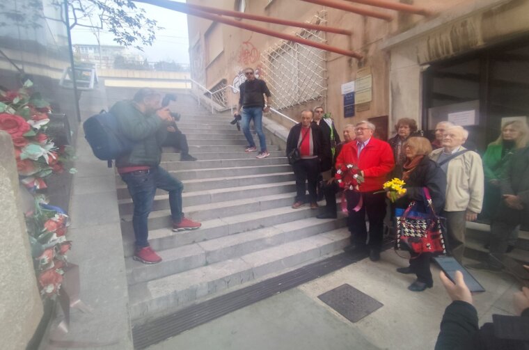Polaganje-vijenaca-na-spomen-obiljezje-na-Stubama-trinaestorice-strijeljanih-na-Piramidi