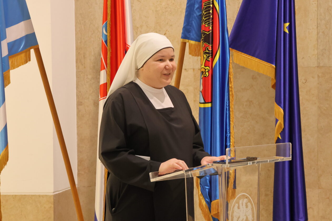 Potpisani-ugovore-za-nadstandne-programe-u-zdravstvu-i-socijali-17 Potpisani-ugovore-za-nadstandne-programe-u-zdravstvu-i-socijali-17