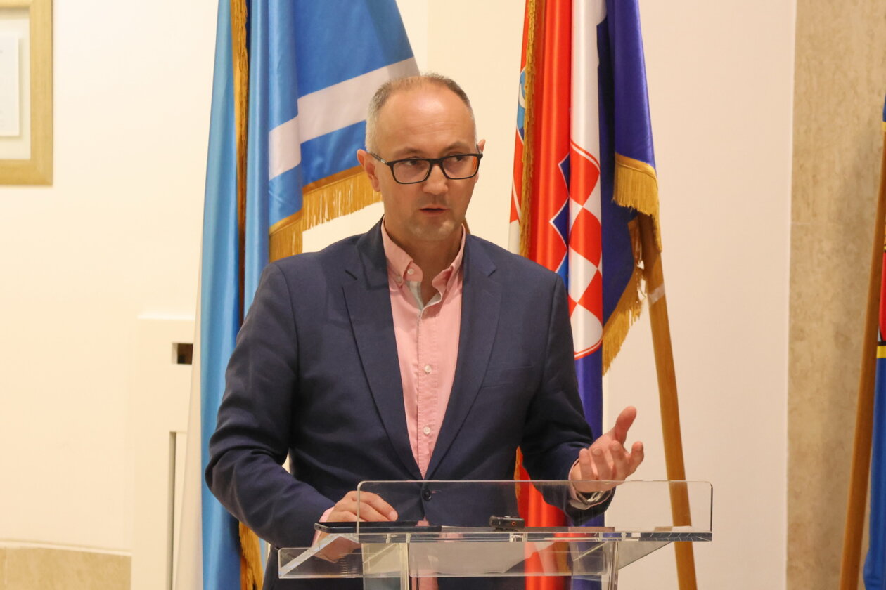 Potpisani-ugovore-za-nadstandne-programe-u-zdravstvu-i-socijali-20 Potpisani-ugovore-za-nadstandne-programe-u-zdravstvu-i-socijali-20