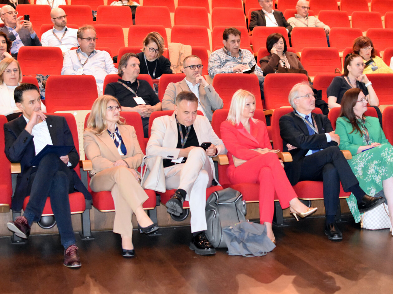 9 Kongres o debljini Hrvatskog društva za debljinu 005 9 Kongres o debljini Hrvatskog društva za debljinu 005