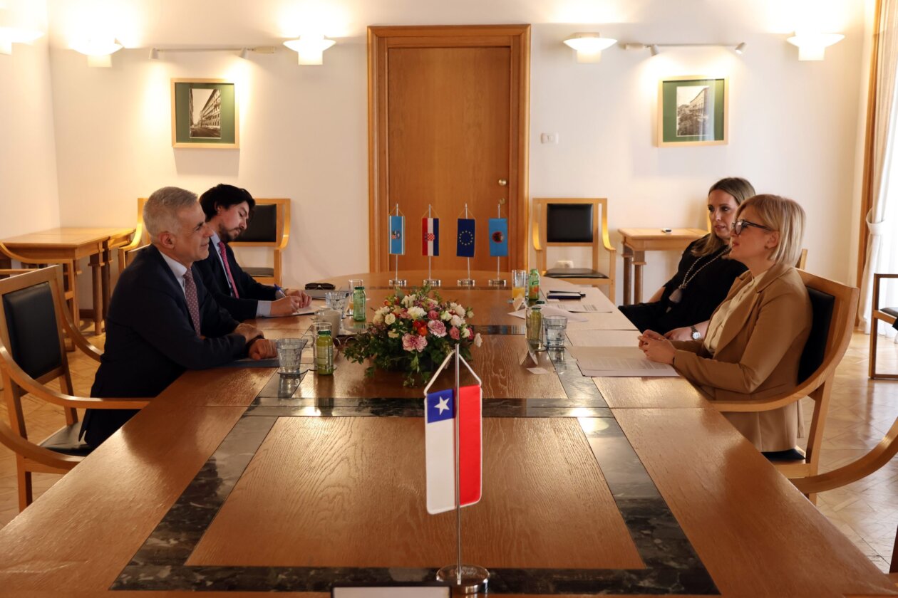 Cileanski-veleposlanik-u-nastupnom-posjetu-Rijeci-8-scaled