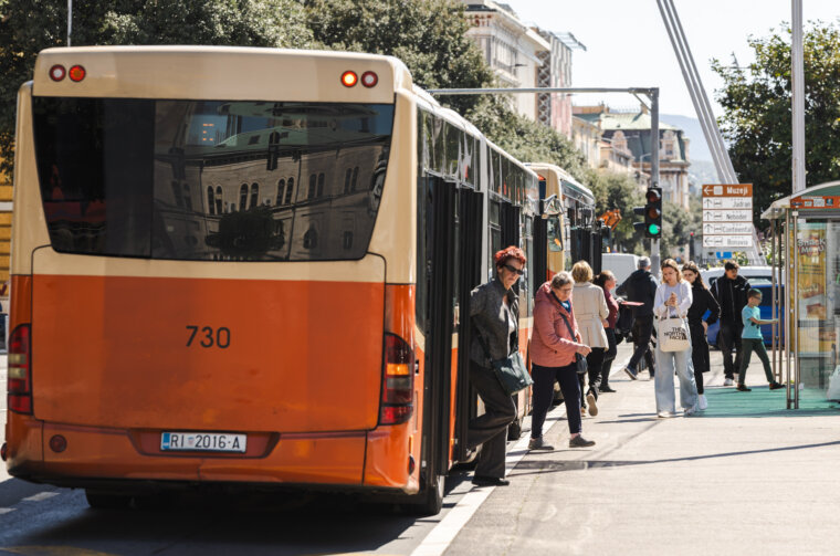 Ilustrativna Riva autotrolej-7727