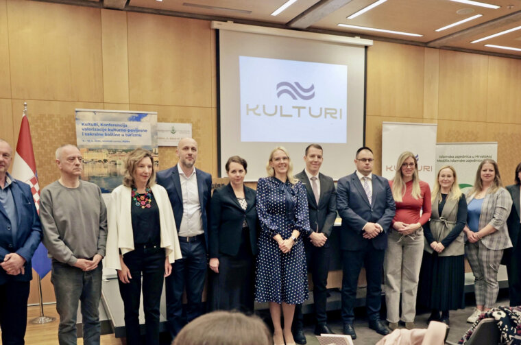 Odrzana-konferencija-KultuRi-u-Islamskom-centru-Foto-Ales-Suk-1