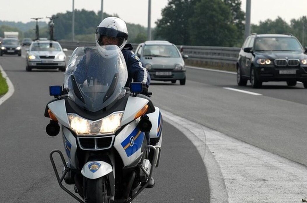 POLICIJA Motociklist – promet (1) POLICIJA Motociklist – promet (1)