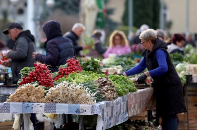 RIjeka: Ponuda na tržnici uoči Uskrsa RIjeka: Ponuda na tržnici uoči Uskrsa