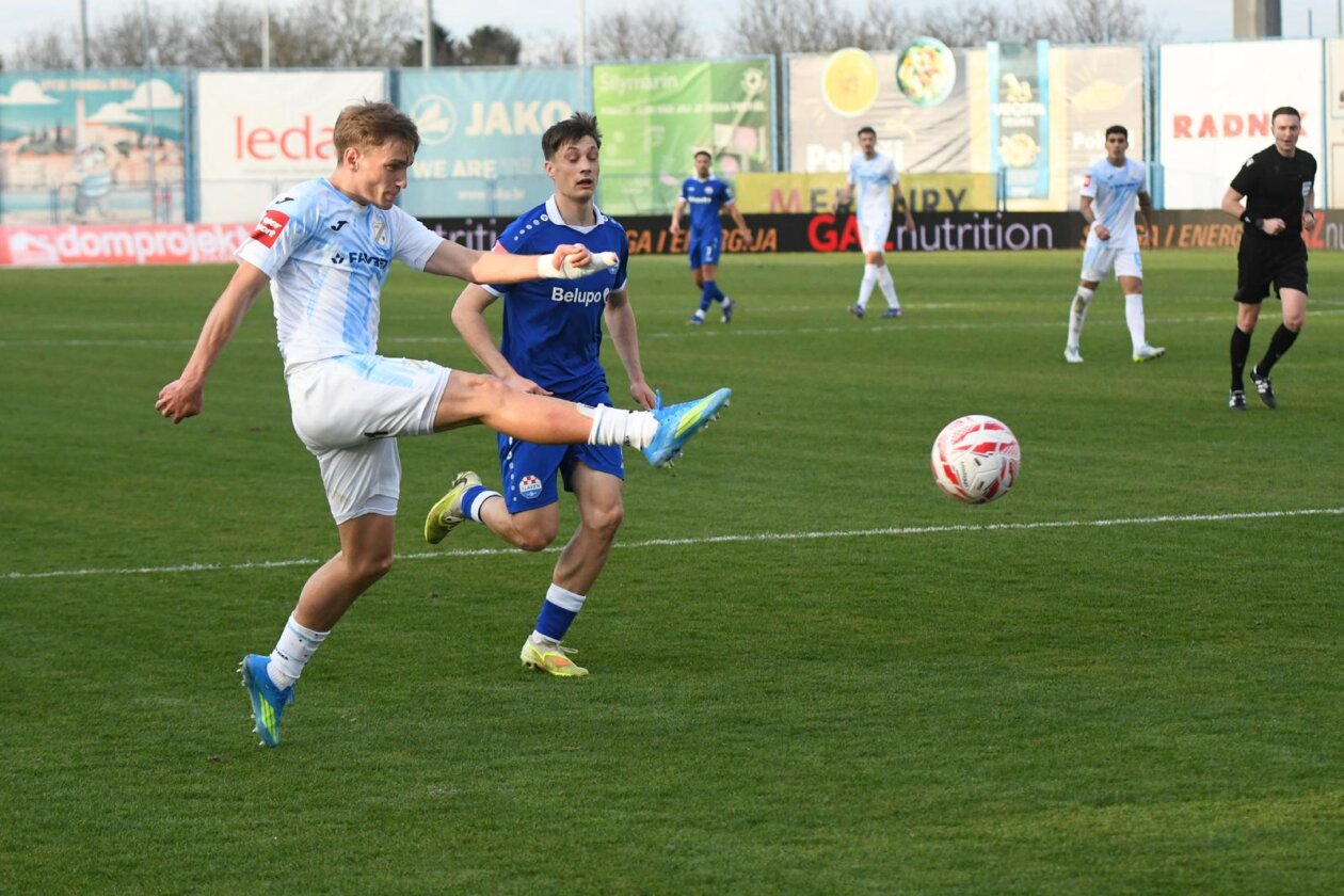 Slaven Belupo i Rijeka sastali se u 28. kolu SuperSport HNL-a Slaven Belupo i Rijeka sastali se u 28. kolu SuperSport HNL-a