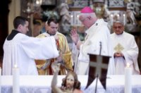 Rijeka: Riječki nadbiskup Mate Uzinić predvodio je uskršnje liturgijsko slavlje u katedrali sv. Vida