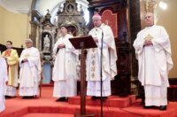 Rijeka: Riječki nadbiskup Mate Uzinić predvodio je uskršnje liturgijsko slavlje u katedrali sv. Vida