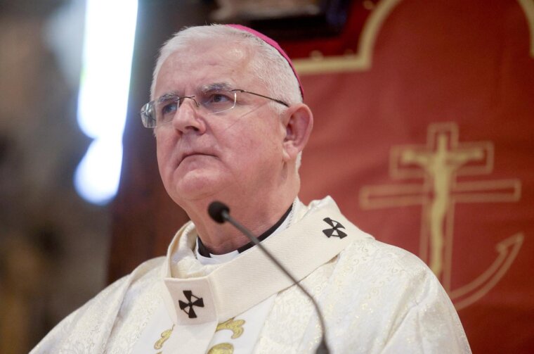 Rijeka: Riječki nadbiskup Mate Uzinić predvodio je uskršnje liturgijsko slavlje u katedrali sv. Vida