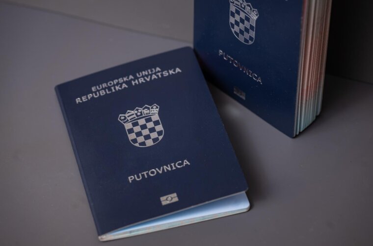 Ilustracija za putovnicu i osobnu iskaznicu Ilustracija za putovnicu i osobnu iskaznicu