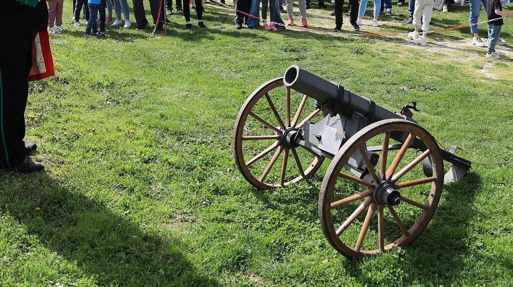 Stoljećima stara tradicija pucanja iz kubura na Uskrsni ponedjeljak u Velikom Taboru Stoljećima stara tradicija pucanja iz kubura na Uskrsni ponedjeljak u Velikom Taboru