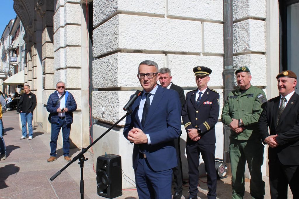ajkule 35 godine (15)