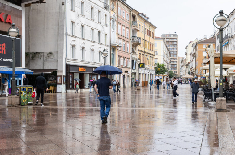 Ilustrativna kiša Rijeka korzo-5180