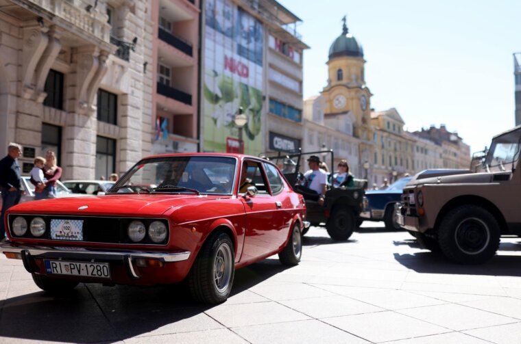 30. Oldtimer rally Rijeka: 140 vozila startalo s Korza 30. Oldtimer rally Rijeka: 140 vozila startalo s Korza