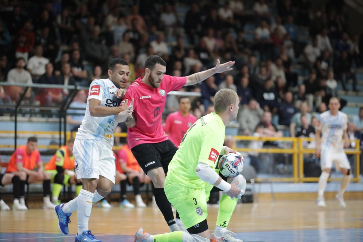 HMNK Rijeka se  plasirala u polufinale SuperSport HMNL-a nakon pobjede nad Crnicom