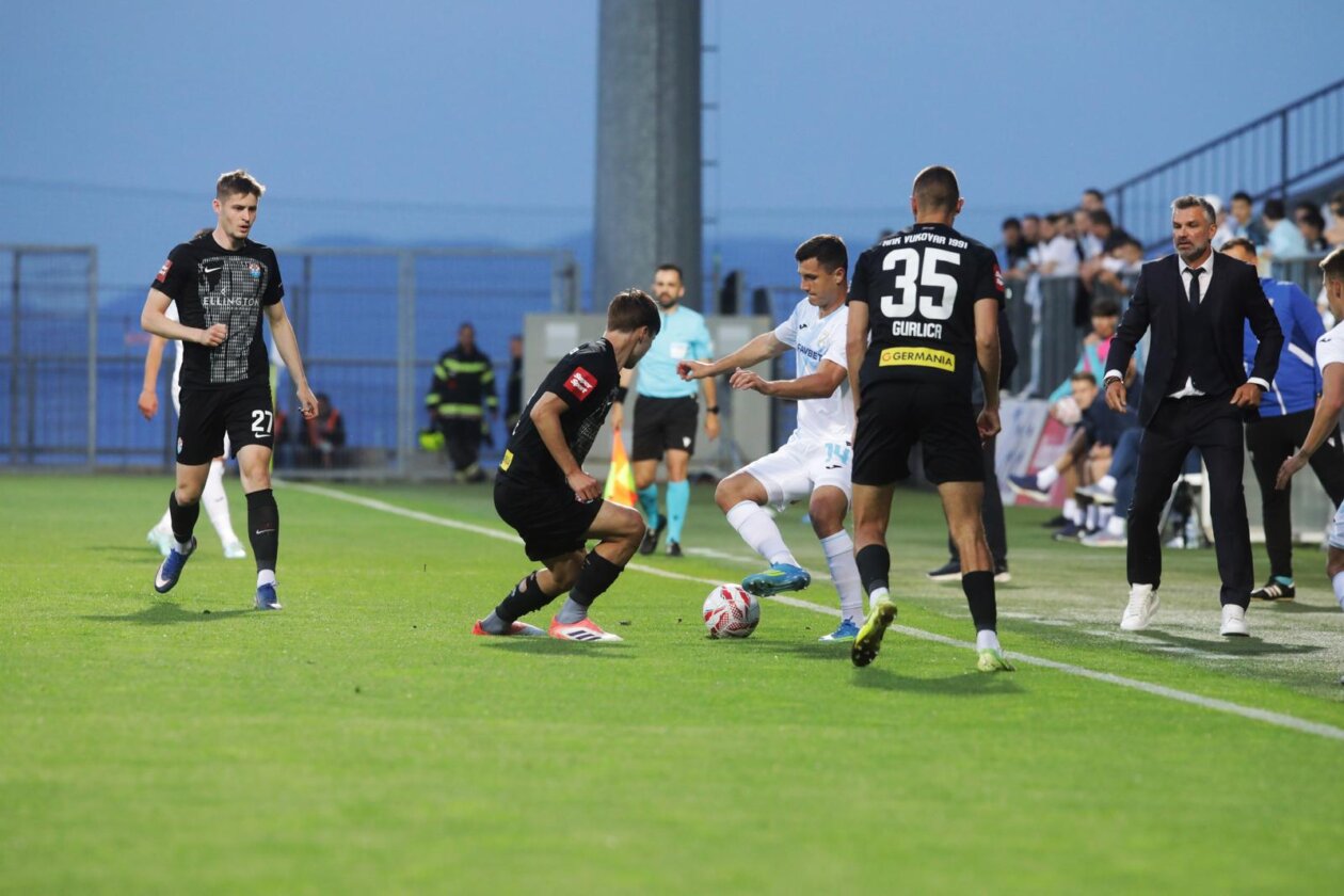 Rijeka i Vukovar sastali se u 34. kolu SuperSport HNL-a Rijeka i Vukovar sastali se u 34. kolu SuperSport HNL-a