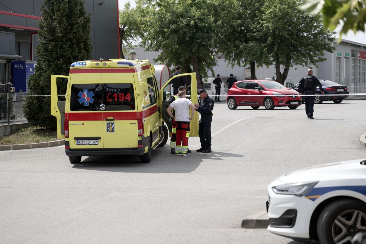 Krapina: U pucnjavi u kafiću ubijen policajac Krapina: U pucnjavi u kafiću ubijen policajac