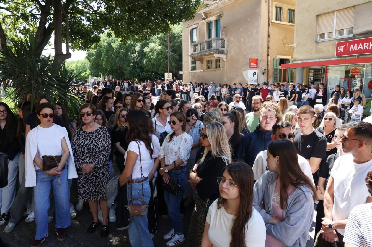 ibenik: Tihi prosvjed “19 minuta utnje za Luku” ibenik: Tihi prosvjed “19 minuta utnje za Luku”