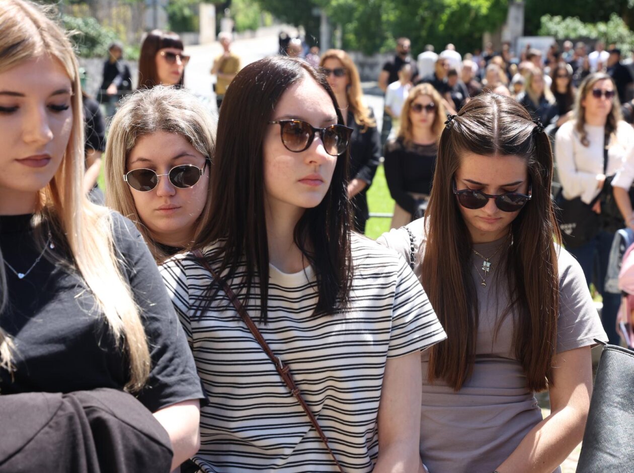 ibenik: Tihi prosvjed “19 minuta utnje za Luku” ibenik: Tihi prosvjed “19 minuta utnje za Luku”