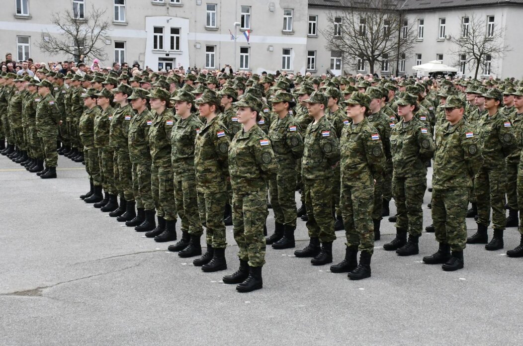Požega: Svečana prisega ročnika na temeljnom vojnom osposobljavanju Požega: Svečana prisega ročnika na temeljnom vojnom osposobljavanju