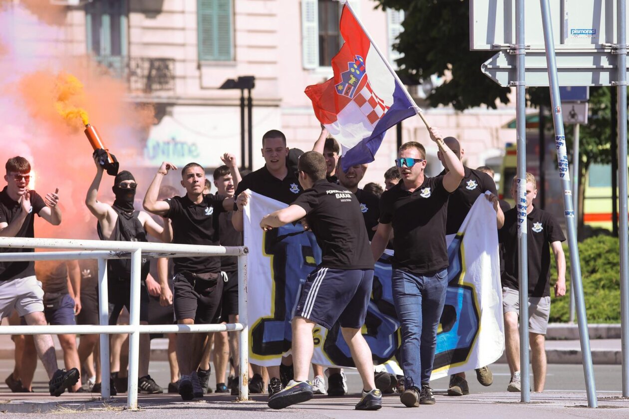 Rijeka: Maturanti proslavili zadnji dan škole Rijeka: Maturanti proslavili zadnji dan škole