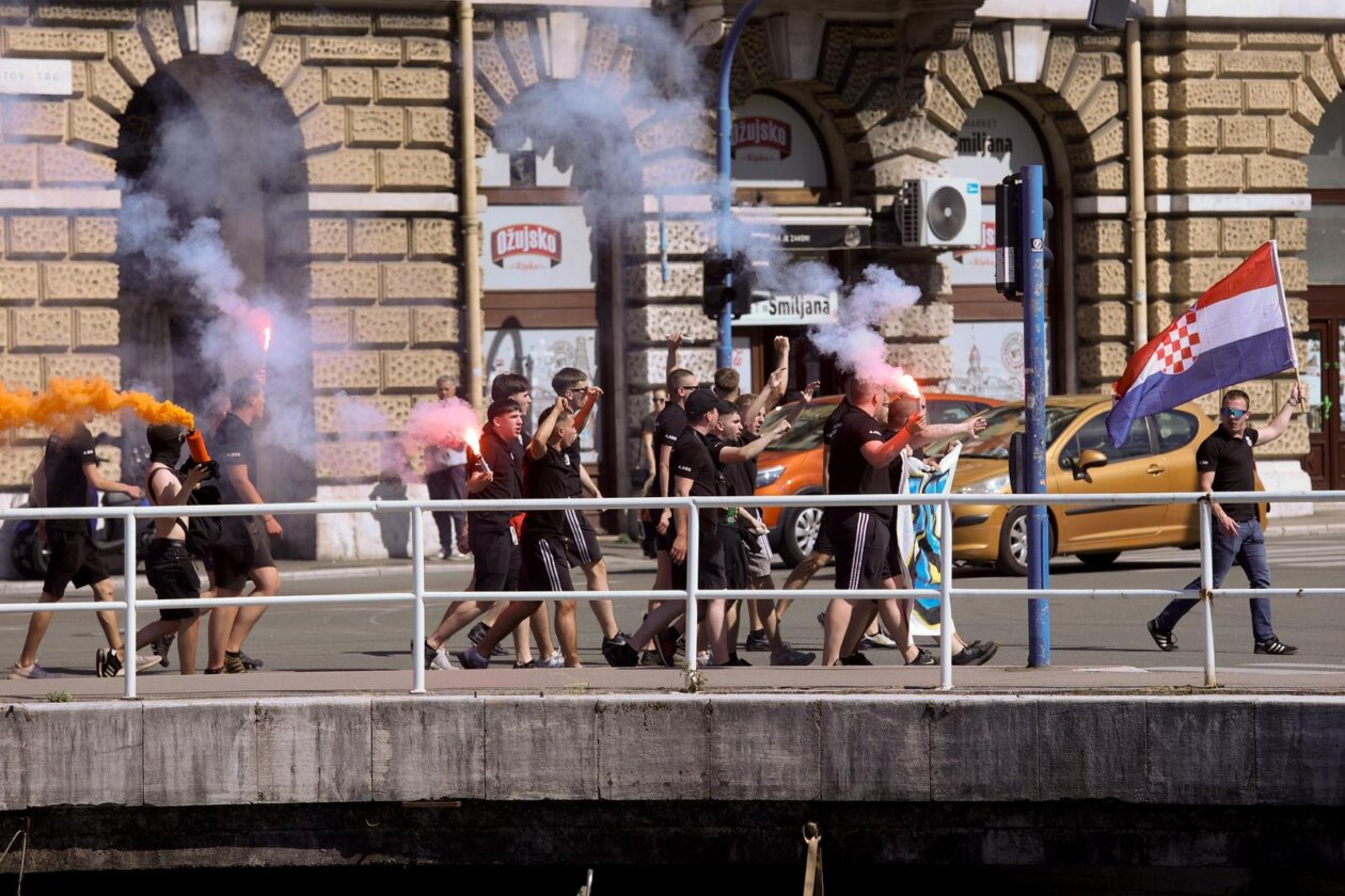 Rijeka: Maturanti proslavili zadnji dan škole Rijeka: Maturanti proslavili zadnji dan škole