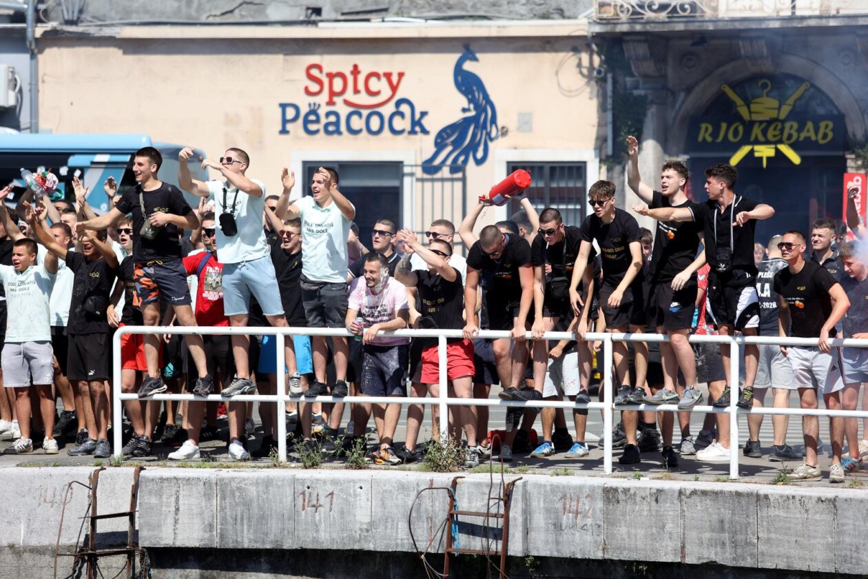 Rijeka: Maturanti proslavili zadnji dan škole Rijeka: Maturanti proslavili zadnji dan škole