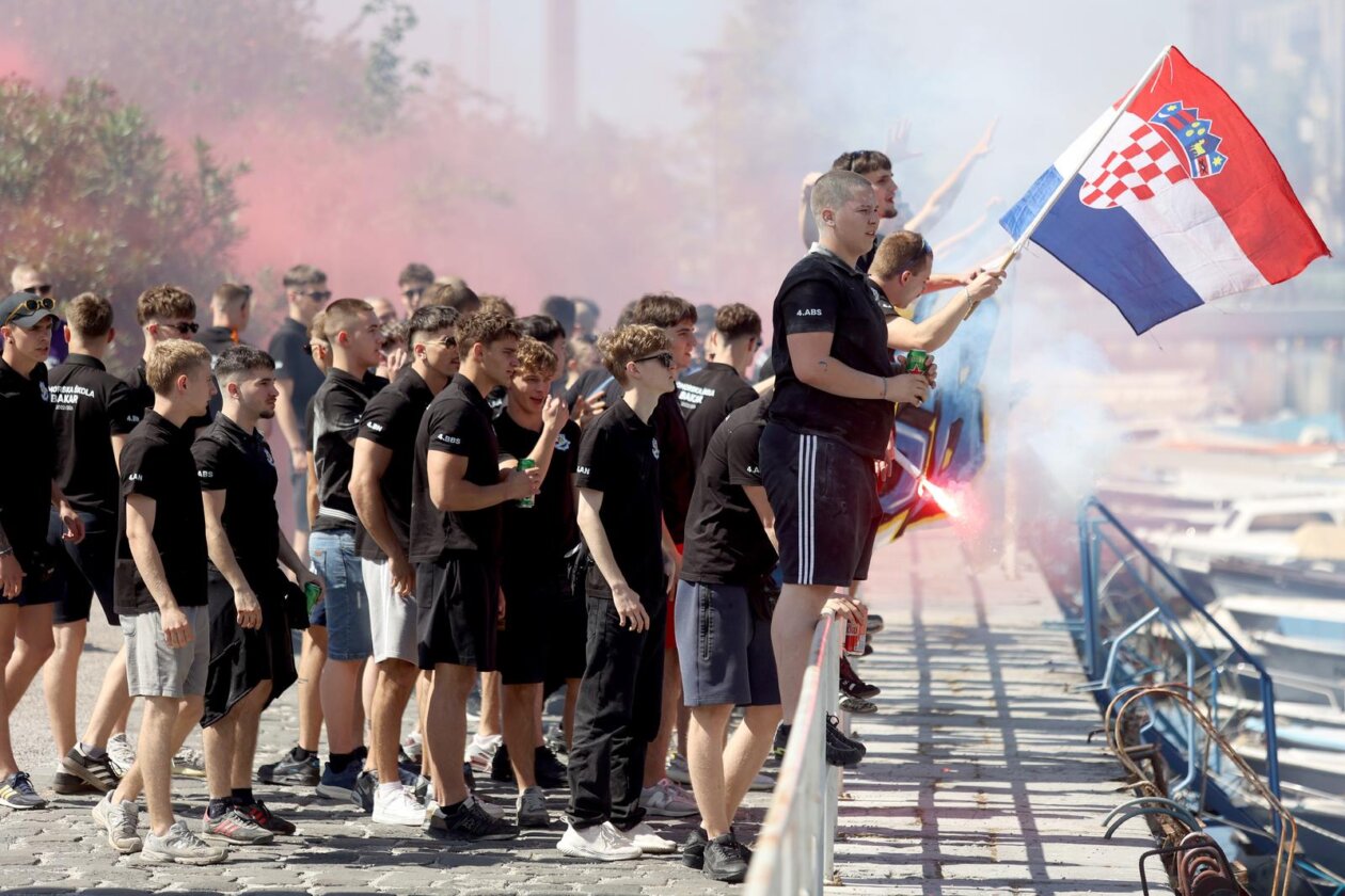 Rijeka: Maturanti proslavili zadnji dan škole Rijeka: Maturanti proslavili zadnji dan škole