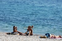 Rijeka: Kupači na gradskoj plaži na Kantridi.