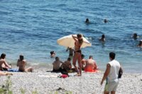 Rijeka: Kupači na gradskoj plaži na Kantridi.