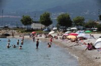 Rijeka: Kupači na gradskoj plaži na Kantridi.