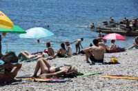 Rijeka: Kupači na gradskoj plaži na Kantridi.