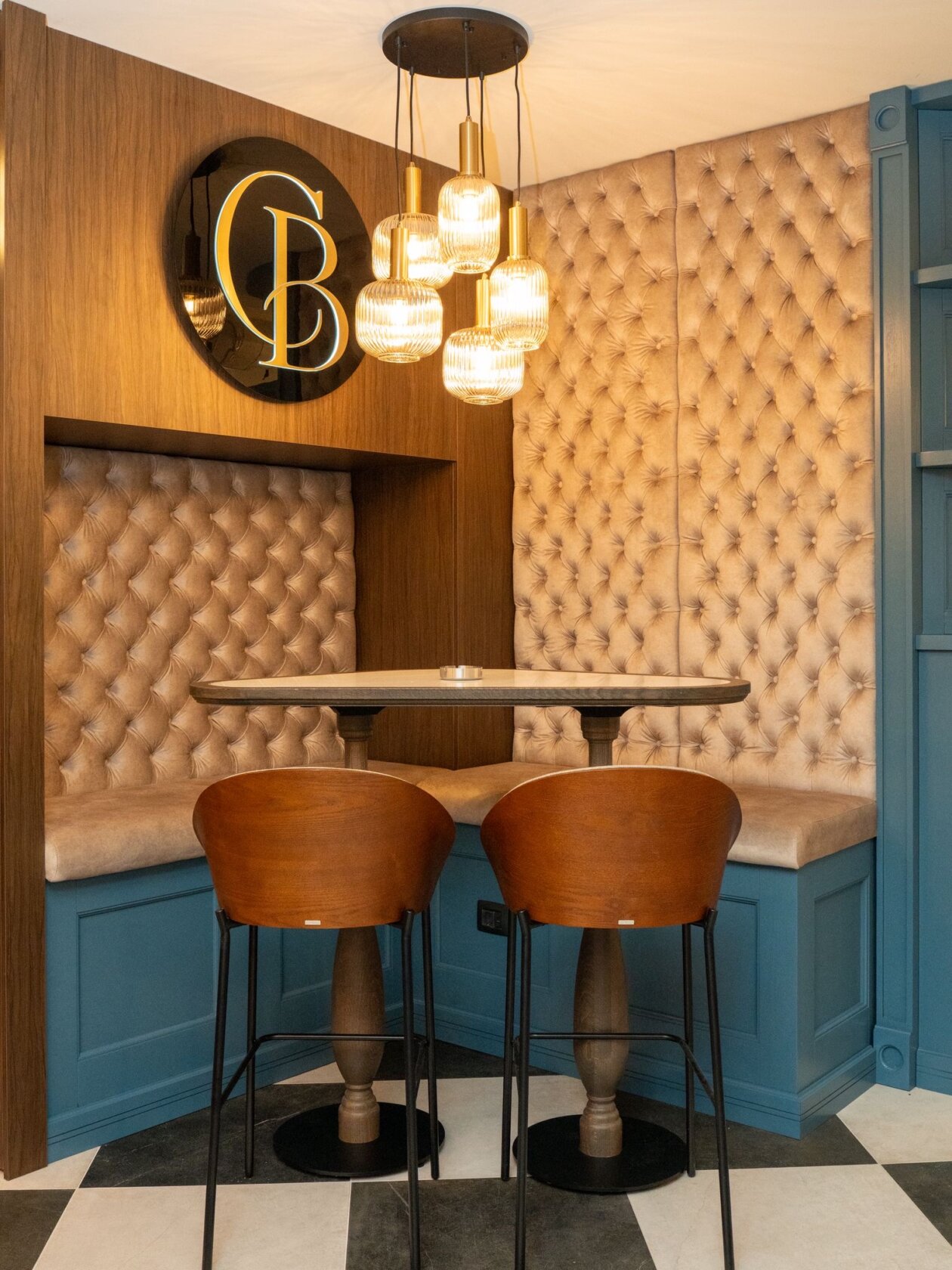 charlie bar 13