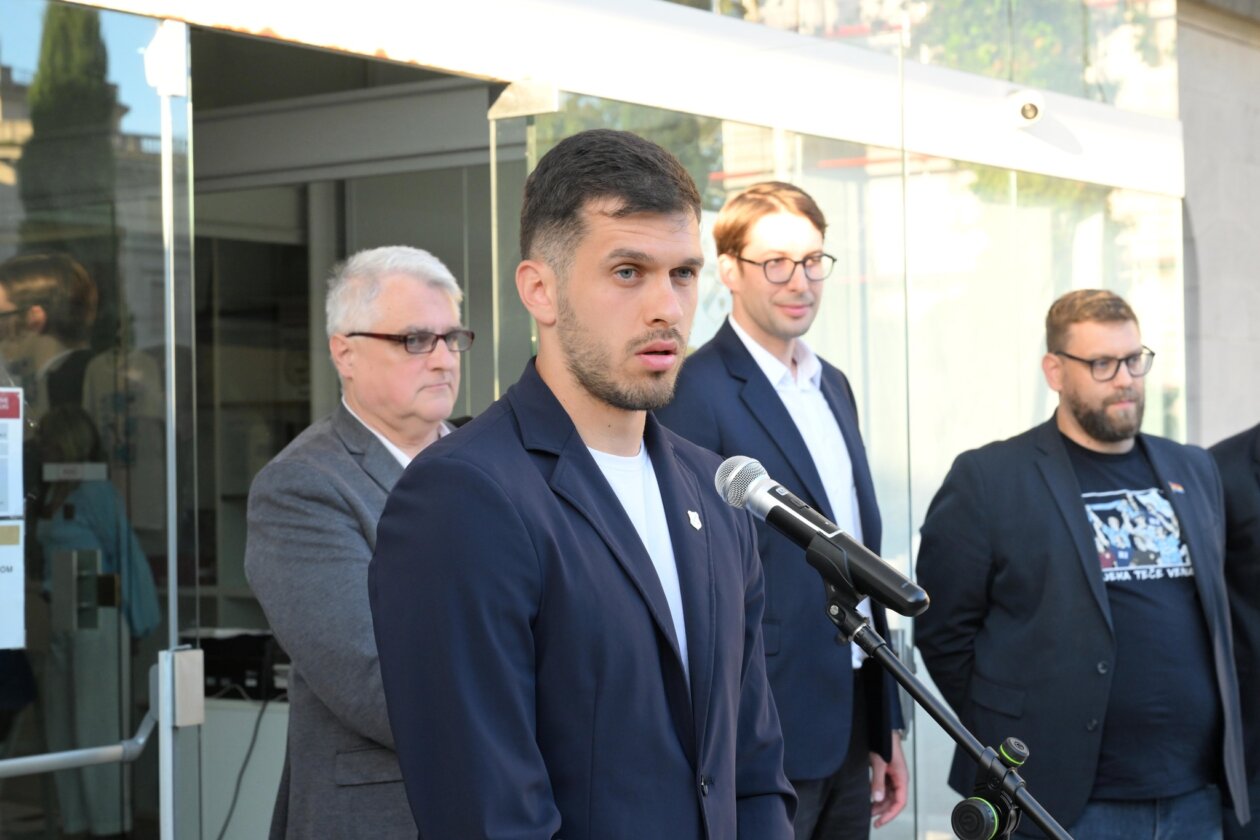 izlozba najdraza rijeko (16) izlozba najdraza rijeko (16)