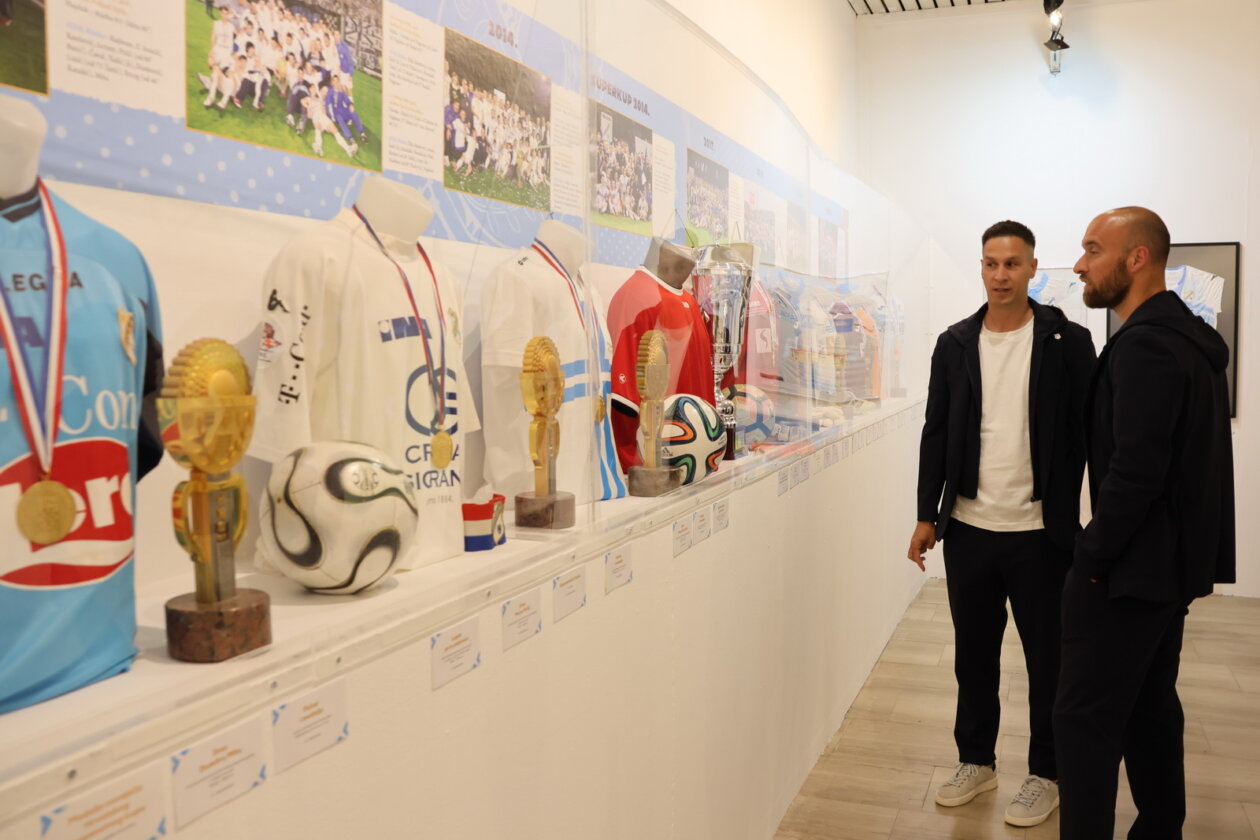 izlozba najdraza rijeko (32) izlozba najdraza rijeko (32)