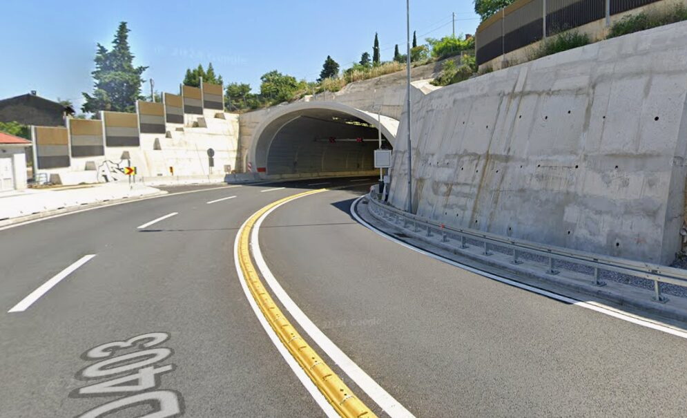 tunel-podmurvice tunel-podmurvice
