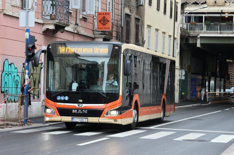 Autobus-Autotroleja-3-1200×800