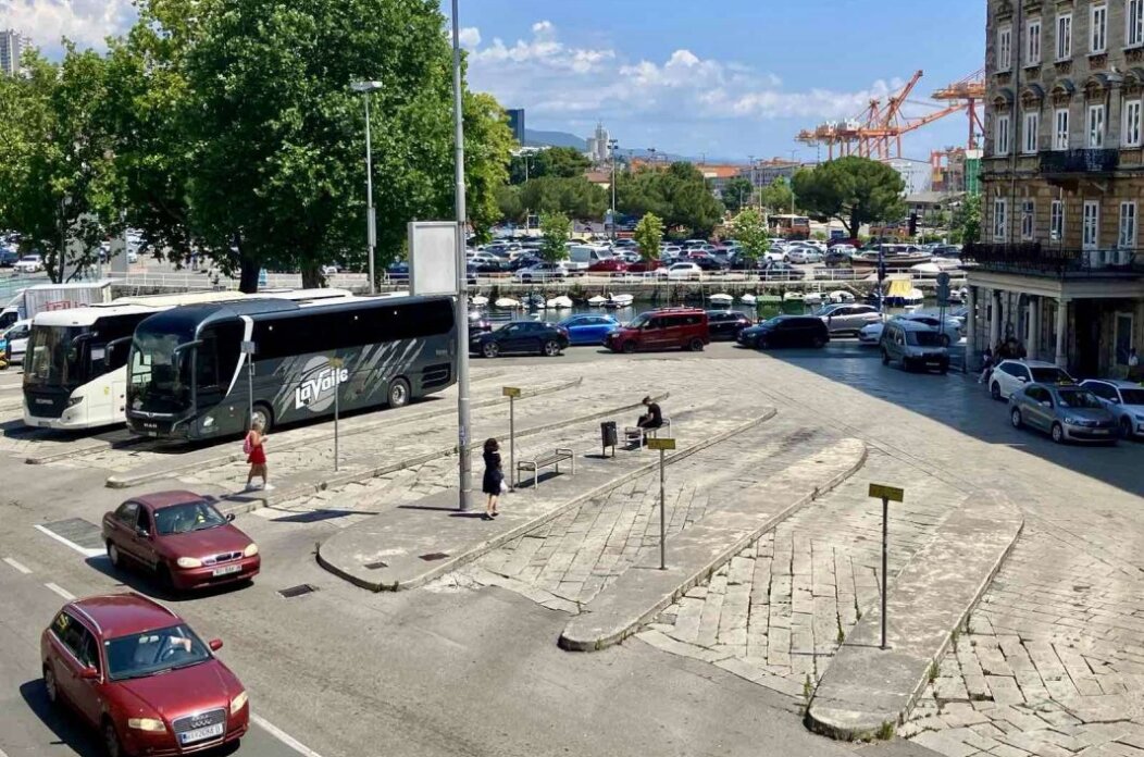 Jelacicev-trg_kamene-ploce1-1067×800